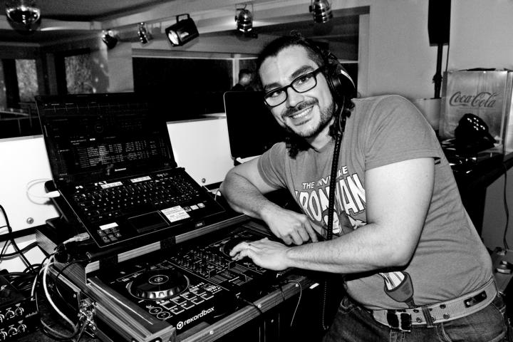 DJ Kulmbach KU7 DJ Sven B bei der Arbeit